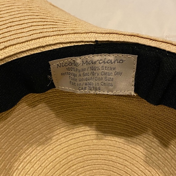 🛍SOLD🛍 Straw Summer Hat - Picture 4 of 4